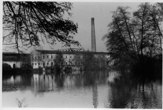 Les Eglisottes-Usine de Monfourat.
